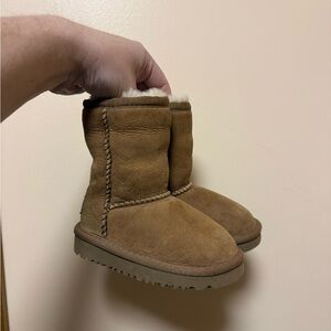 UGG Classic Boots - Chestnut Toddler 6- like NEW